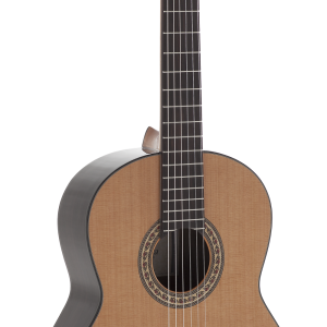 GUITARRA CLÁSICA ADMIRA A6 ELECTRIFICADA CON FISHMAN SERIE ARTESANÍA